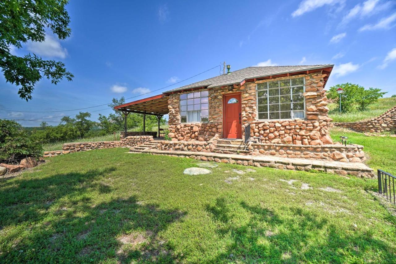 Enchanting Hilltop Cottage In Medicine Park! Екстериор снимка