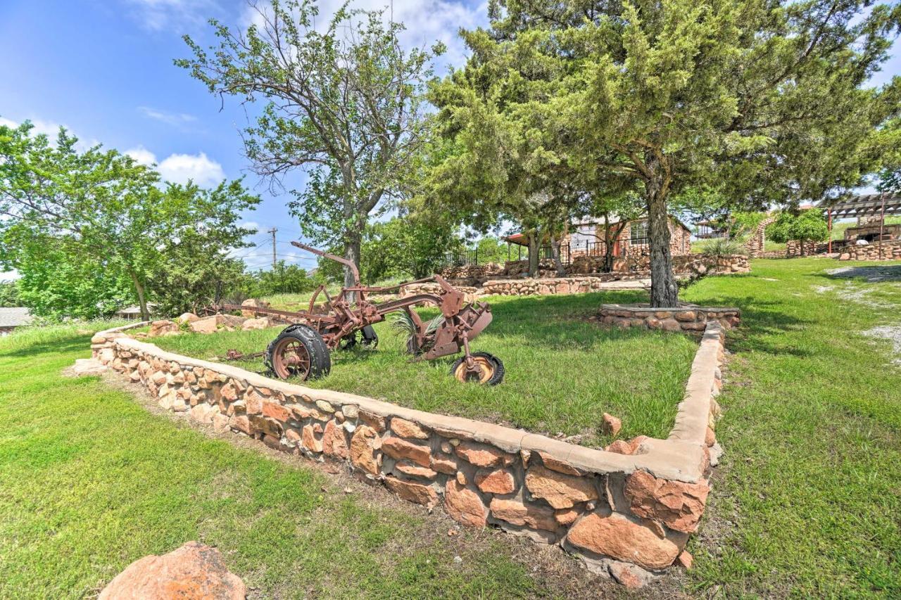 Enchanting Hilltop Cottage In Medicine Park! Екстериор снимка