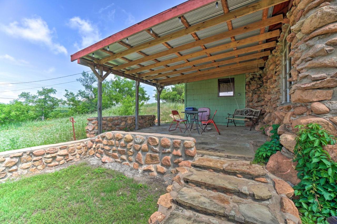 Enchanting Hilltop Cottage In Medicine Park! Екстериор снимка